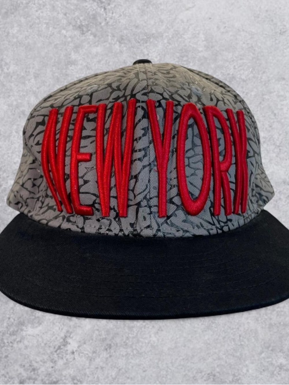 Gray & Black 'NEW YORK' Snapback Hat with Red Embroidery kbethos